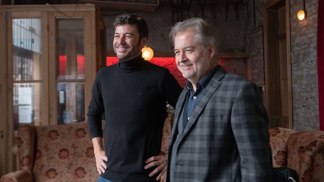 Juan Monteverde, de Ciudad Futura, con Roberto Mirabella, ladero de Omar Perotti.