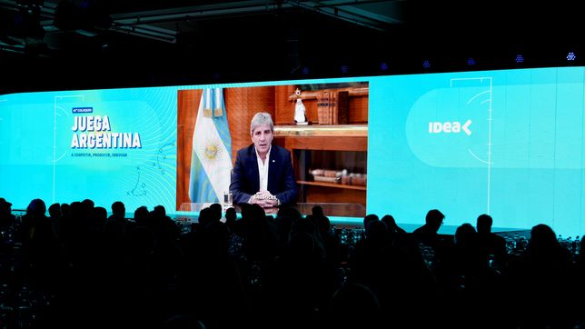 Coloquio de IDEA: el Círculo Rojo le cuenta las horas a la flotación entre bandas del dólar