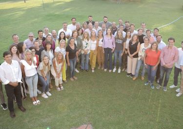 Vidal vuelve por su corona: encabeza cumbre PRO y diseña estrategia opositora