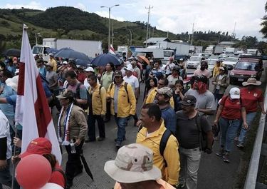 Costa Rica en crisis por una huelga contra el ajuste fiscal