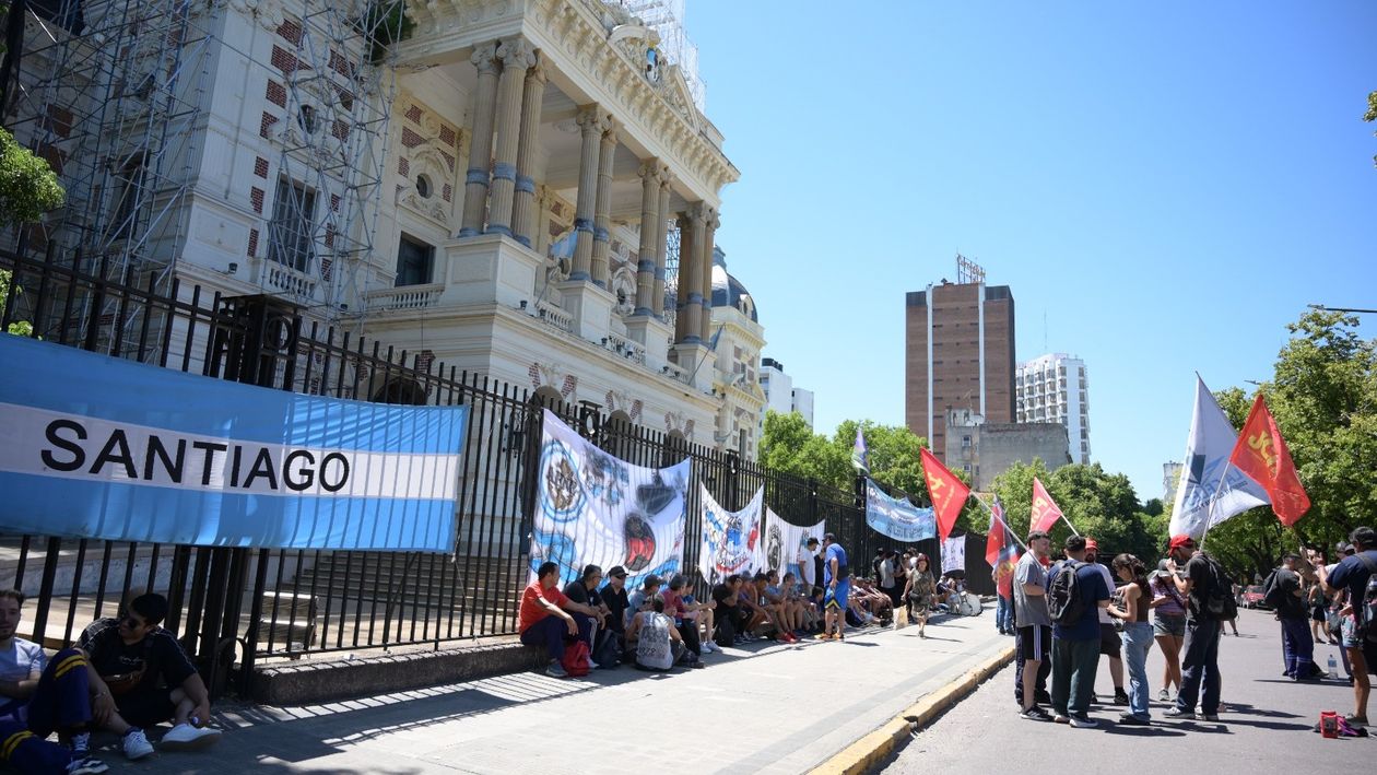 El gobierno de Axel Kicillof sufre cada vez más presión de los gremios en 2026