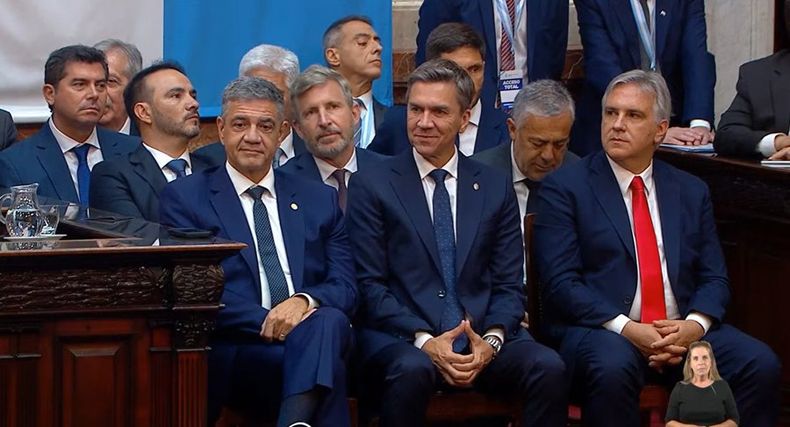 El reducido grupo de gobernadores que estuvo en el Congreso en la última apertura de sesiones que encabezó Javier Milei. 
