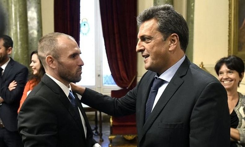 Martín Guzmán versus Sergio Massa.