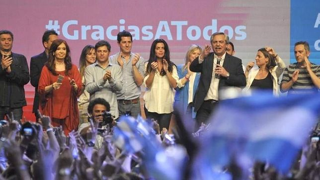 una mesa con representacion de todos disena el acto de la cgt