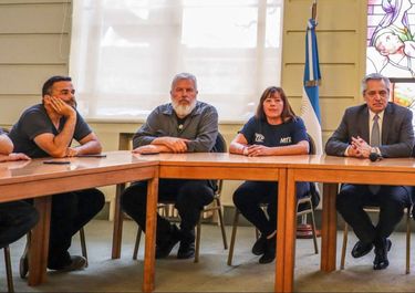 La crisis agita la tensión a tres bandas con las organizaciones sociales