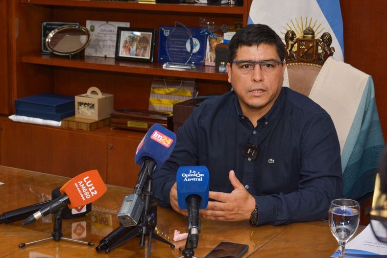Claudio Vidal, gobernador de Santa Cruz.