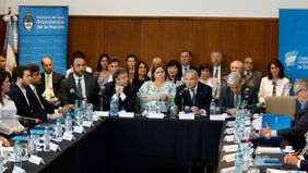 Tras los reclamos por alimentos, las provincias ahora se organizan por la salud