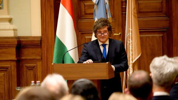 Javier Milei se desploma en las encuestas