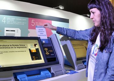 Jorge Macri resolvió que se vuelva a votar con boleta electrónica y quiere contratar a la empresa que protagonizó el papelón de 2023 por fallas en el sistema.