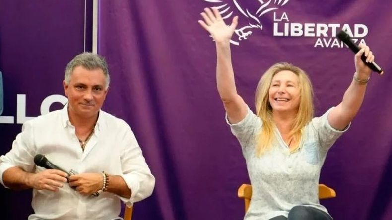 Sebastián Pareja con Karina Milei.