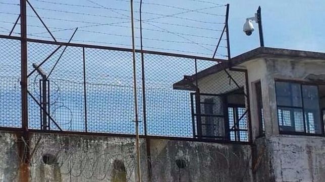 hallan muerto en la carcel a ex comisario detenido por causa de los sobres