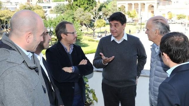 los intendentes del pro afinan la campana municipal para salvar la reeleccion