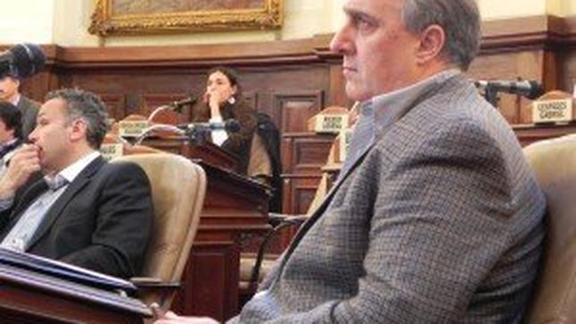 ¿un homenaje con guino del bruerismo al pj disidente?