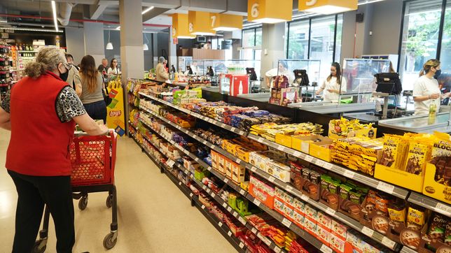 massazo: la inflacion fue del 8,4% en abril y la interanual vuela al 108,8%