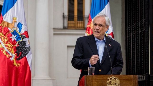 pinera nego una eventual renuncia y no descarto reformar la constitucion