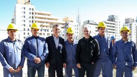 Mandan las urnas: Macri adelanta el aumento del salario mínimo