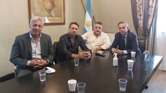 milei aspira tropa y le complica la construccion bonaerense a pichetto