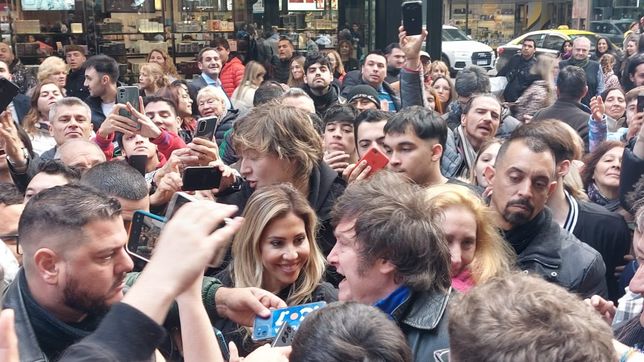 El libertario Javier Milei en su paso por el centro de Rosario