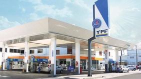 Con el mercado liberado por Aranguren, YPF aumentó 6% las naftas