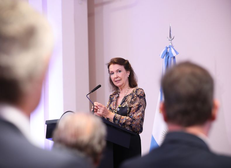 Diana Mondino. Diana Mondino.