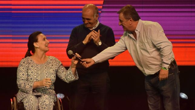 el gobierno festejo temprano: gano la provincia y arraso la ciudad