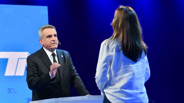 rossi, entre el segundo round con villarruel y la campana paralela