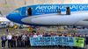 Personal de Aerolíneas Argentinas resiste al plan de Javier Milei&nbsp;