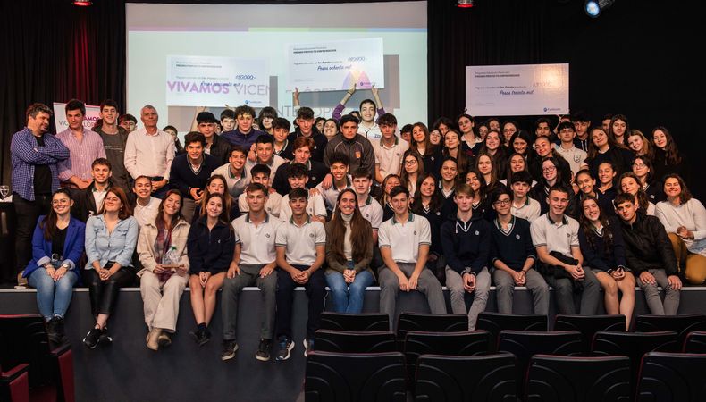 Ganadores de concurso de emprendedurismo en Vicente Lopez - Buenos Aires.JPG