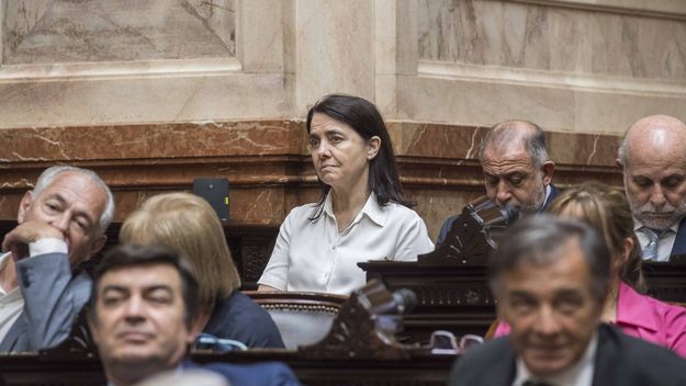 Carmen Álvarez Rivero garantiza apoyo al gobierno libertario sin grises