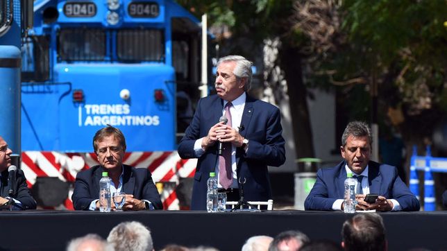 fernandez, con massa en mendoza: estamos peleando dia a dia fernandez, con massa en mendoza: estamos peleando dia a dia