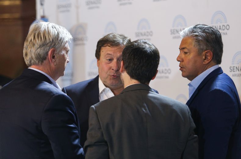 Con Ignacio Torres a la cabeza, gobernadores se paran ante la embestida de Javier Milei.