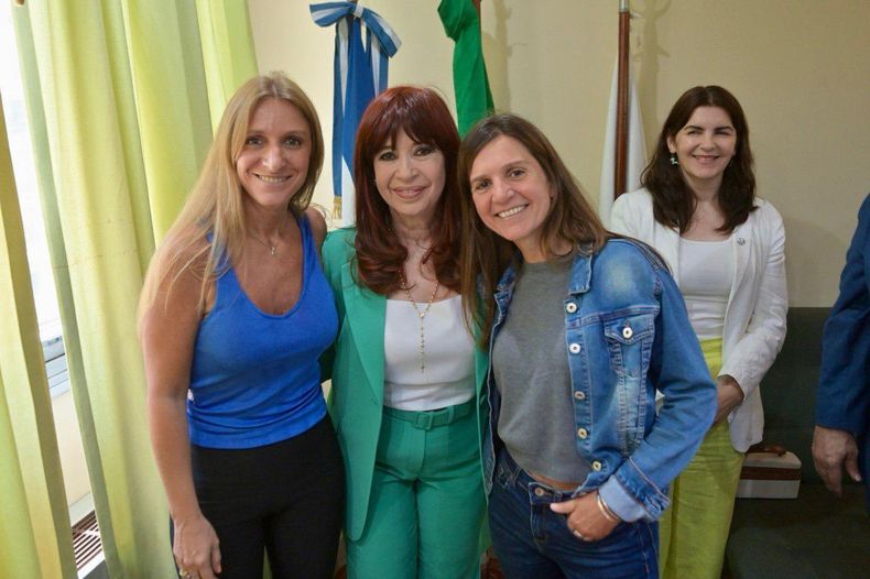 Cristina Fernández de Kirchner con Fernanda Raverta.