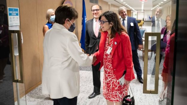 Habemus foto: Georgieva celebra el fiscalismo de Batakis