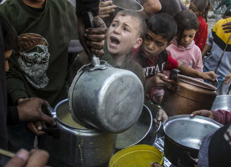 La represalia israel&iacute; causa una tragedia humanitaria en la Franja de Gaza.
