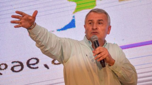 morales aterriza en santa fe para bendecir el frente de frentes