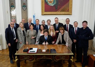 Javier Milei y su gabinete.