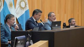 Facundo Torres Lima presidió la sesión de la Legislatura de Córdoba, acumula protagonismo y sumó tres nuevas fotos con el gobernador Martín Llaryora en la última semana.