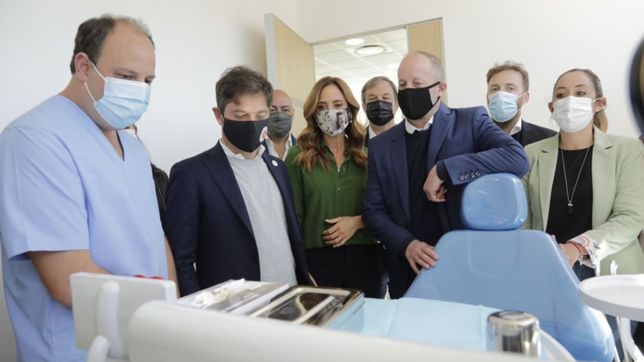 kicillof e insaurralde inauguraron dos hospitales en lomas de zamora