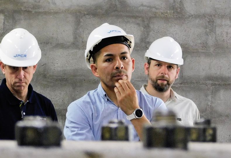 Leonel Monsalve, el intendente más importante que tiene el PRO en La Pampa. Gobierna 25 de Mayo. A su izquierda, Matías Toso, el secretario de Energía del ziliottismo.