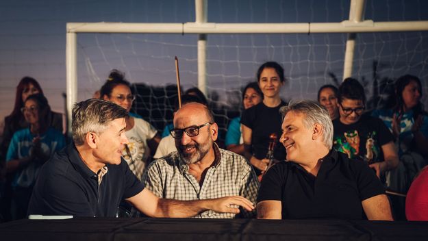 Daniel Passerini, el padre Oberlín y Martín Llaryora en una inauguración en barrio Müller