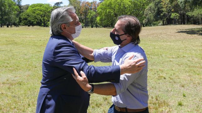 fernandez y lacalle pou, con delay, efecto biden y el clavergate de fondo