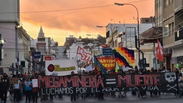 arcioni busca avanzar con la mineria en chubut y los ambientalistas dan pelea