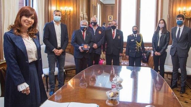 dos citas con cristina, clones en campana y el presidente elige el blue