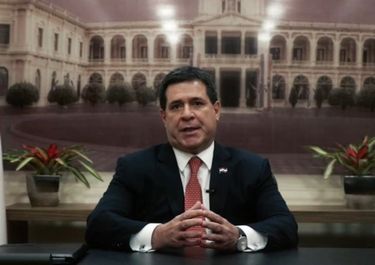 Renunció el presidente de Paraguay para asumir en el Senado