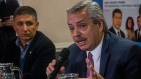 Fernández desafía otra vez al Gobierno con la economía: ahora, el dólar