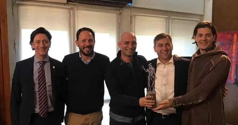 El entonces intendente de la ciudad de Córdoba con el empresario del entretenimiento nocturno y dirigente de Belgrano.