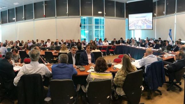 con cambios en el tabaco y bebidas azucaradas, avanza la reforma tributaria