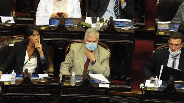 fmi: schiaretti da cuorum pero se abstiene y sacude la interna k