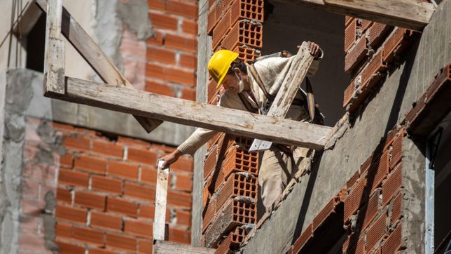 guerra fria entre constructores, corralones y fabricantes