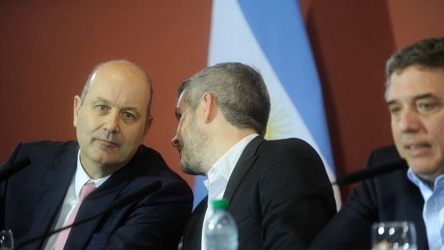 sturzenegger se puso serio, pero no alcanzo: vendio u$s123 m y el dolar no bajo